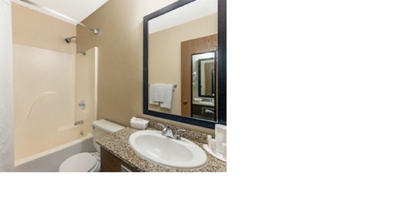 ซูเปอร์ 8 บาย วินด์แฮม ป็อปลาร์ บลัฟฟ์ มิสซูรี Hotel พ็อพลาร์บลัฟ ภายนอก รูปภาพ